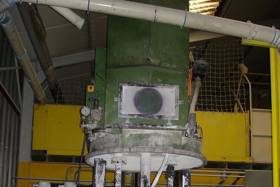 Vertical planetary mixer installed in a production plant